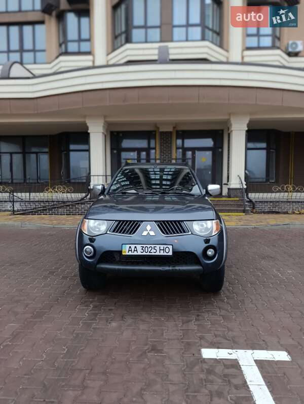 Пікап Mitsubishi L 200 2008 в Києві