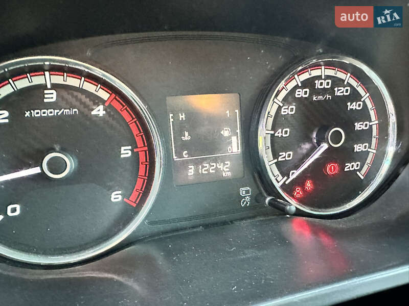 Пикап Mitsubishi L 200 2019 в Киеве