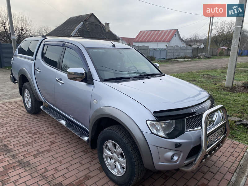 Mitsubishi L 200 2011