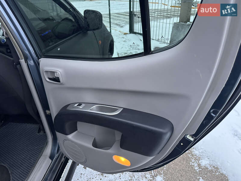 Пикап Mitsubishi L 200 2007 в Киеве