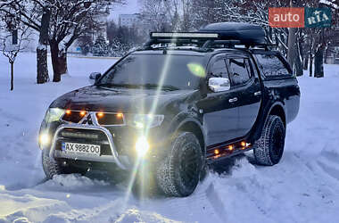 Пикап Mitsubishi L 200 2013 в Чугуеве