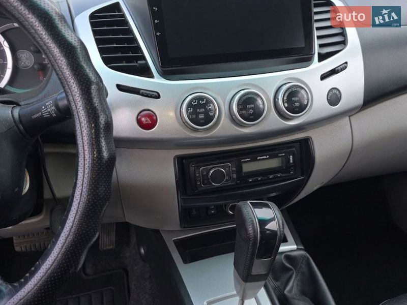 Пикап Mitsubishi L 200 2011 в Лозовой