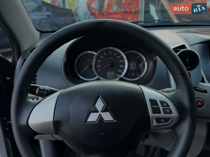 Пикап Mitsubishi L 200 2011 в Одессе