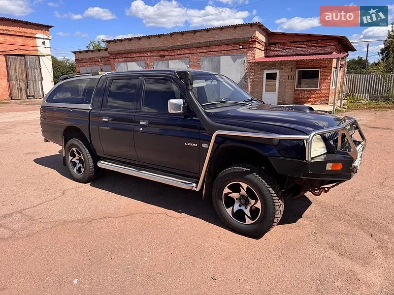 Mitsubishi L 200 2005