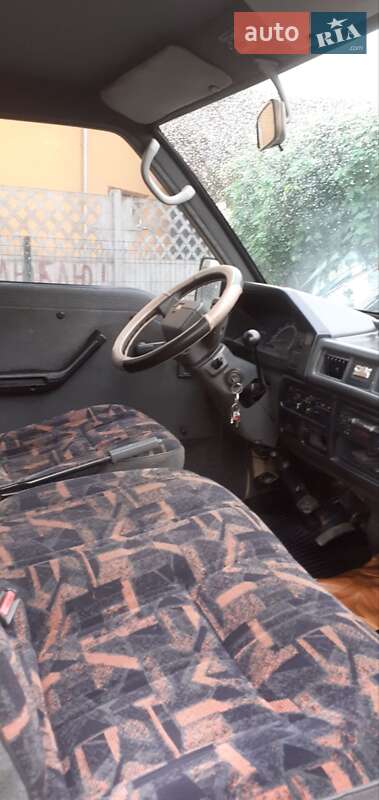 Минивэн Mitsubishi L 300 1988 в Черновцах