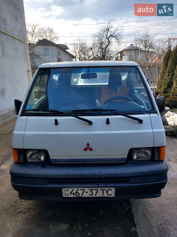 Мінівен Mitsubishi L 300 1985 в Самборі