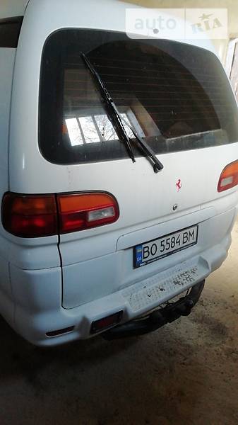 Вантажопасажирський фургон Mitsubishi L 400 1999 в Чернівцях