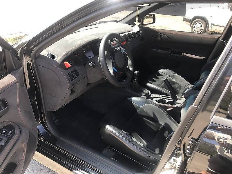 Седан Mitsubishi Lancer Evolution 2004 в Киеве