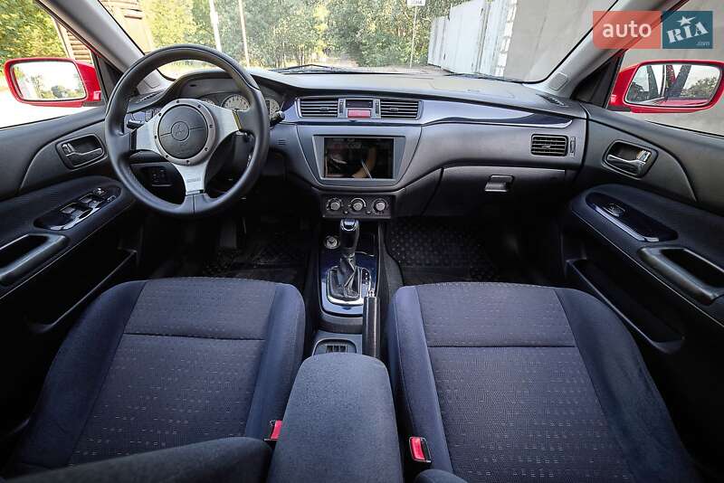 Седан Mitsubishi Lancer Evolution 2002 в Киеве фото 10 Седан Mitsubishi Lancer Evolution 2002 в Киеве