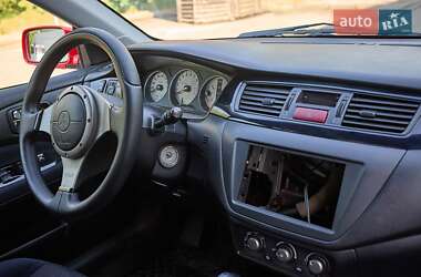Седан Mitsubishi Lancer Evolution 2002 в 