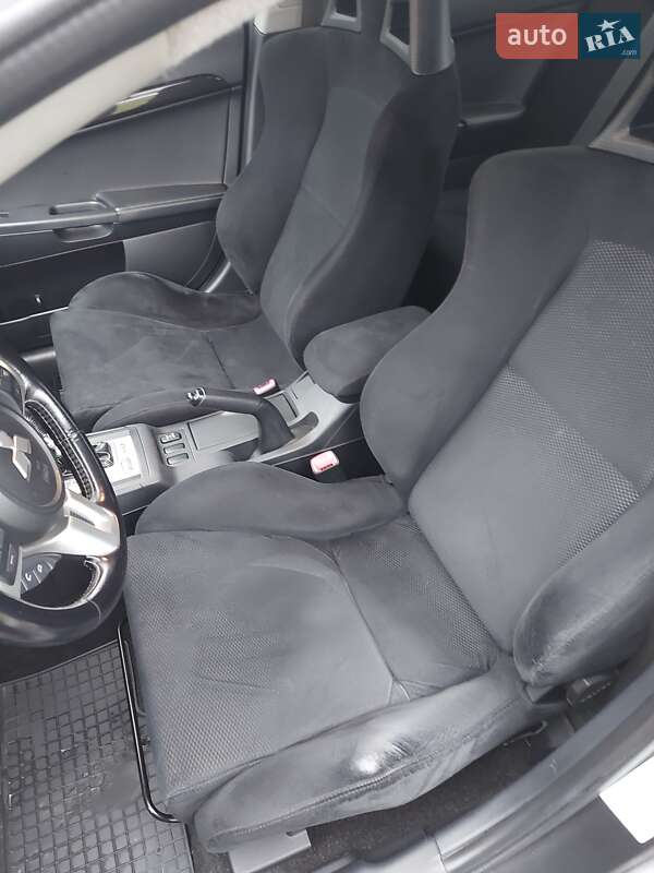 Седан Mitsubishi Lancer Evolution 2008 в Нетешине