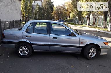 Седан Mitsubishi Lancer 1989 в Одессе