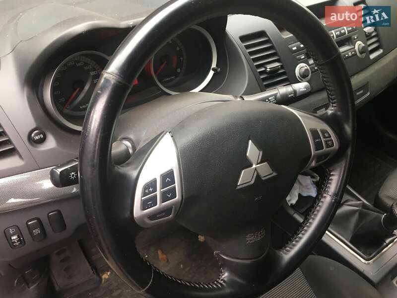 Седан Mitsubishi Lancer 2010 в Луцьку