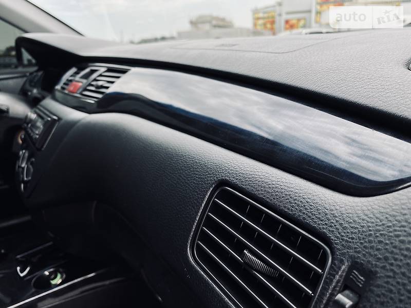 Седан Mitsubishi Lancer 2004 в Дніпрі