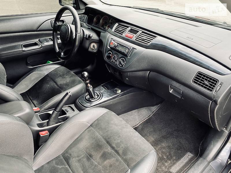 Седан Mitsubishi Lancer 2004 в Дніпрі