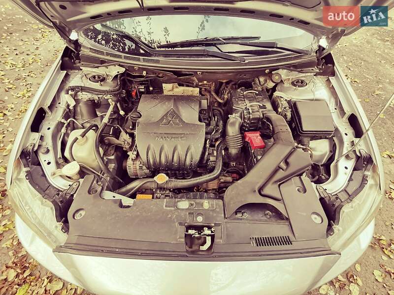 Седан Mitsubishi Lancer 2008 в Ровно