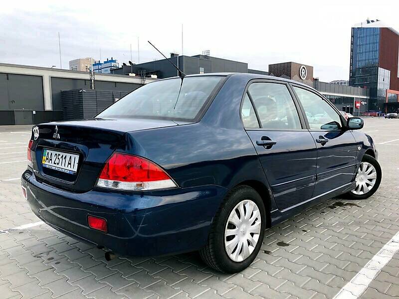 Седан Mitsubishi Lancer 2006 в Киеве