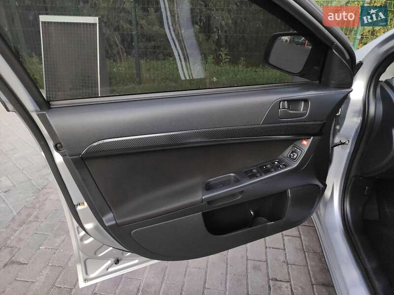 Седан Mitsubishi Lancer 2008 в Киеве