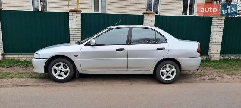 Седан Mitsubishi Lancer 1996 в Нежине