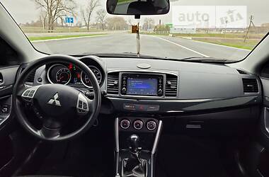 Седан Mitsubishi Lancer 2015 в Ромнах