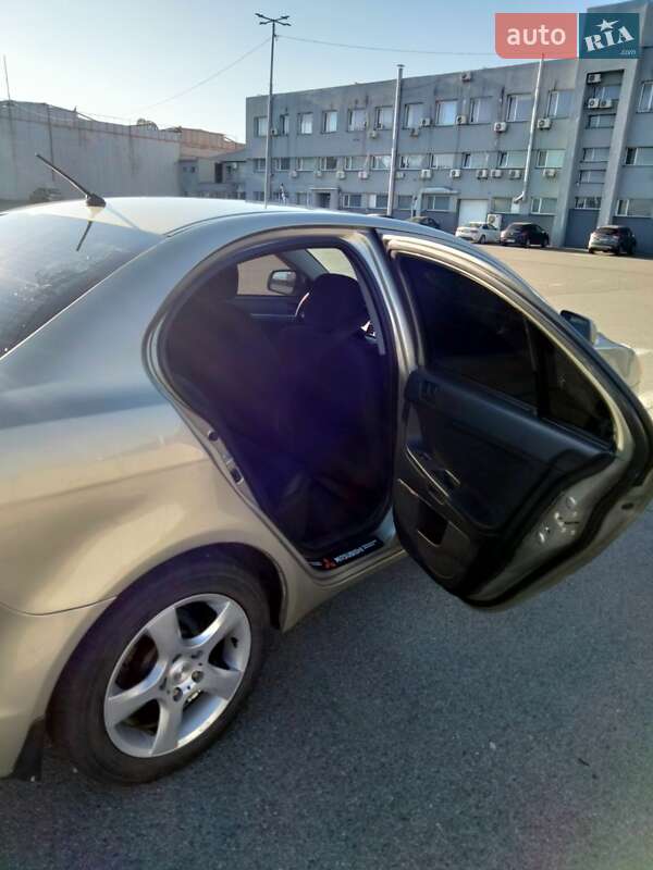 Седан Mitsubishi Lancer 2008 в Киеве