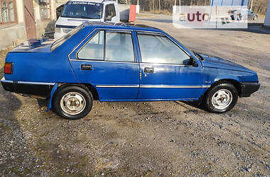 Седан Mitsubishi Lancer 1985 в 