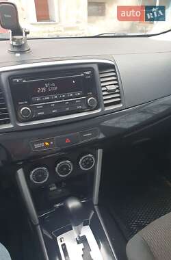 Седан Mitsubishi Lancer 2016 в Сарнах