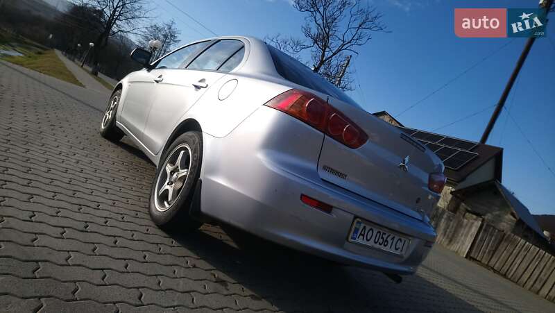 Седан Mitsubishi Lancer 2007 в Сваляві