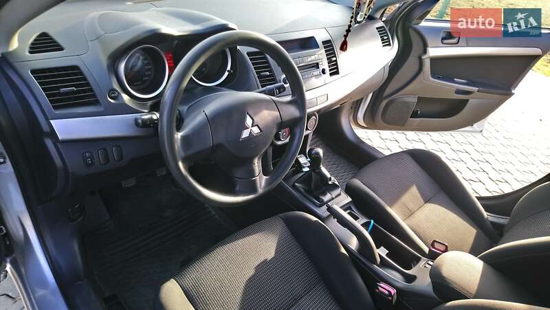Седан Mitsubishi Lancer 2007 в Сваляві