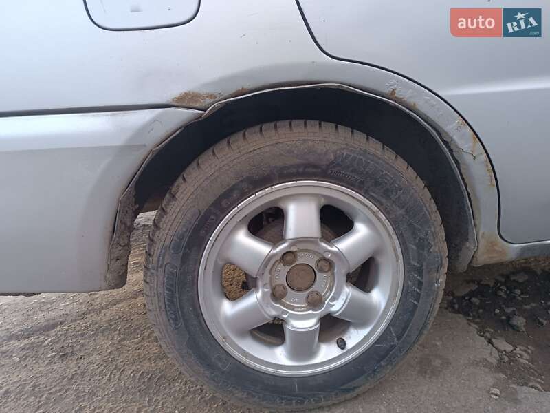 Седан Mitsubishi Lancer 1996 в Ярмолинцах