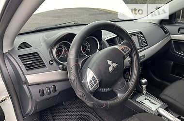 Седан Mitsubishi Lancer 2011 в 