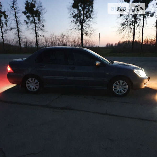 Седан Mitsubishi Lancer 2006 в Корце