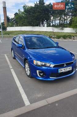 Седан Mitsubishi Lancer 2016 в Сарнах