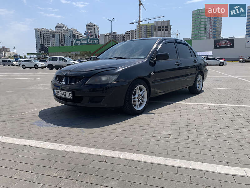 Седан Mitsubishi Lancer 2004 в Одессе