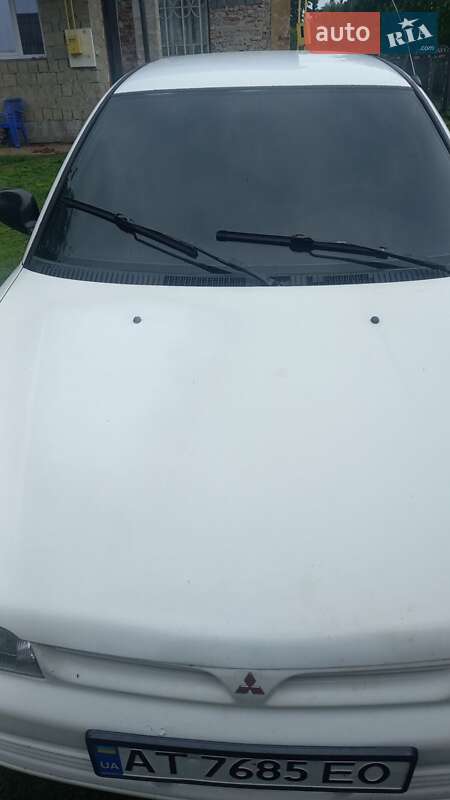 Седан Mitsubishi Lancer 1994 в Надворной
