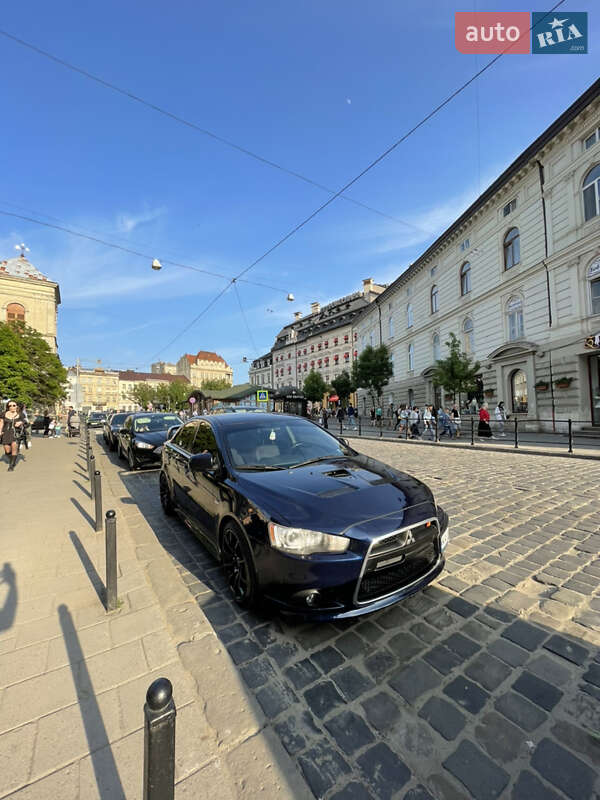 Седан Mitsubishi Lancer 2013 в Киеве