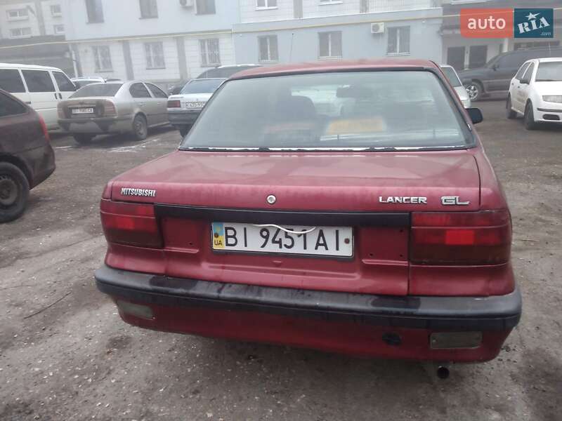 Седан Mitsubishi Lancer 1991 в Полтаве