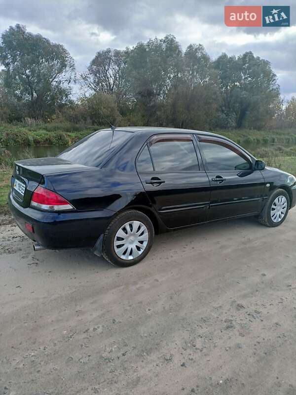 Седан Mitsubishi Lancer 2008 в Барышевке