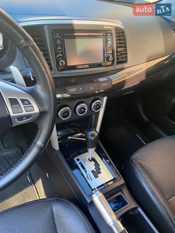 Седан Mitsubishi Lancer 2016 в Львове