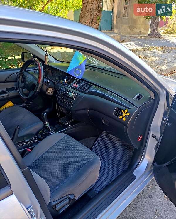 Седан Mitsubishi Lancer 2003 в Николаеве