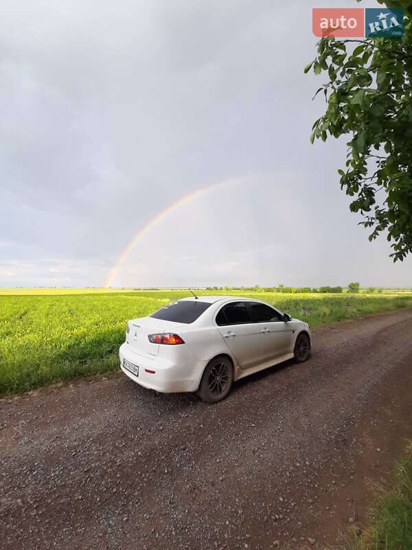 Седан Mitsubishi Lancer 2016 в Кривому Озері
