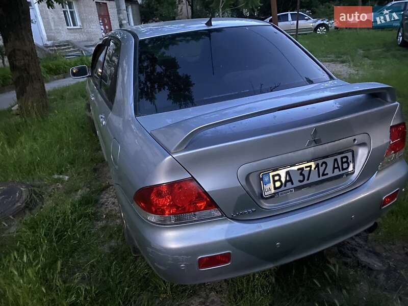 Седан Mitsubishi Lancer 2005 в Світловодську