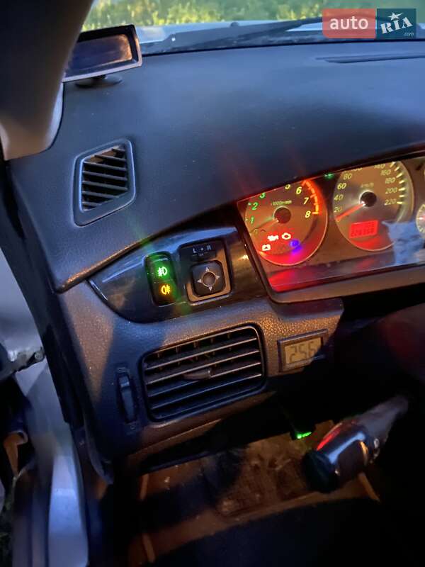 Седан Mitsubishi Lancer 2005 в Світловодську