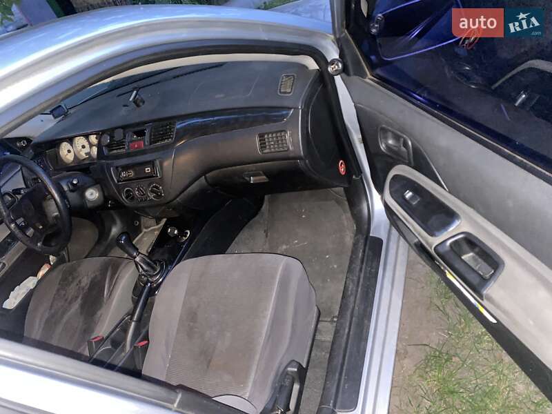 Седан Mitsubishi Lancer 2005 в Світловодську