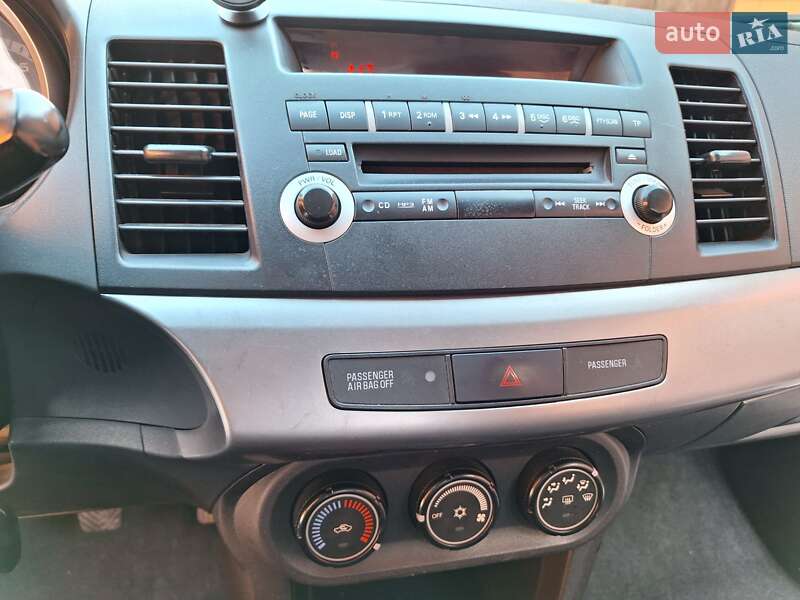 Седан Mitsubishi Lancer 2008 в Ромнах