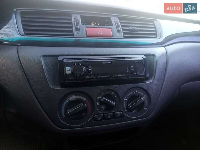 Седан Mitsubishi Lancer 2003 в Черкассах