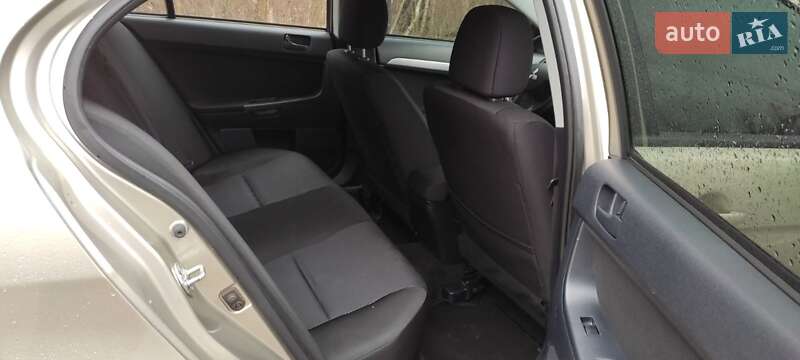 Седан Mitsubishi Lancer 2008 в Києві