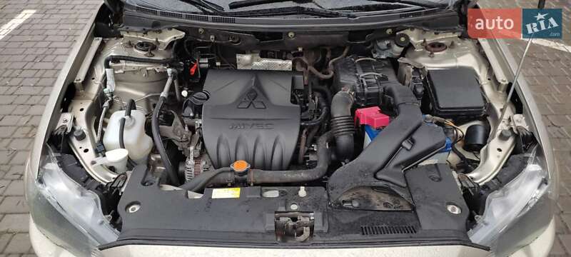 Седан Mitsubishi Lancer 2008 в Києві