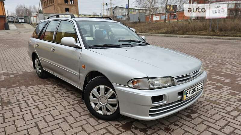 Характеристики автомобиля Mitsubishi Lancer 1997 года