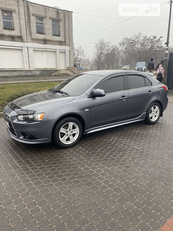 Mitsubishi Lancer X. Все о Мицубиси Лансер 10